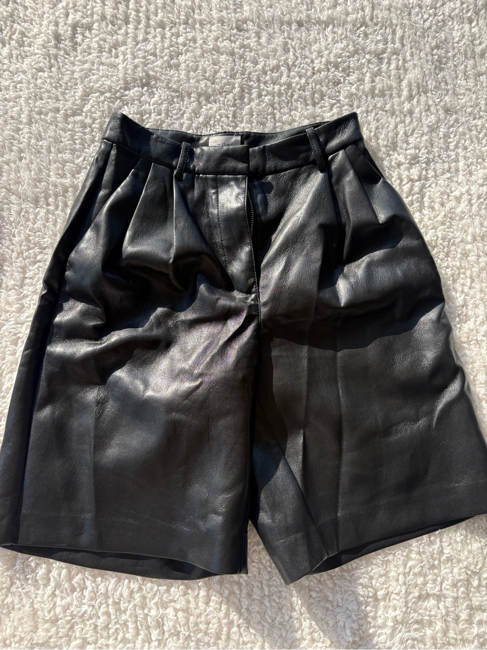 Aritzia Wilfred 00 Black Faux Leather Tailored Shorts
